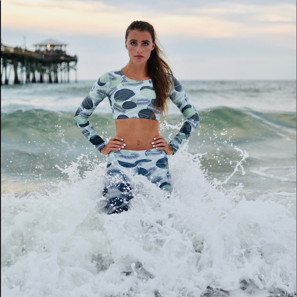 SunKiss RashGuard ( Palm ) - Picture 7 of 10